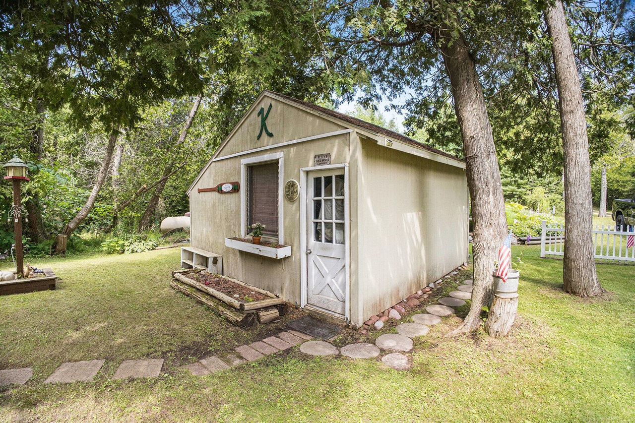 1445 Us-2 Property Photo 53