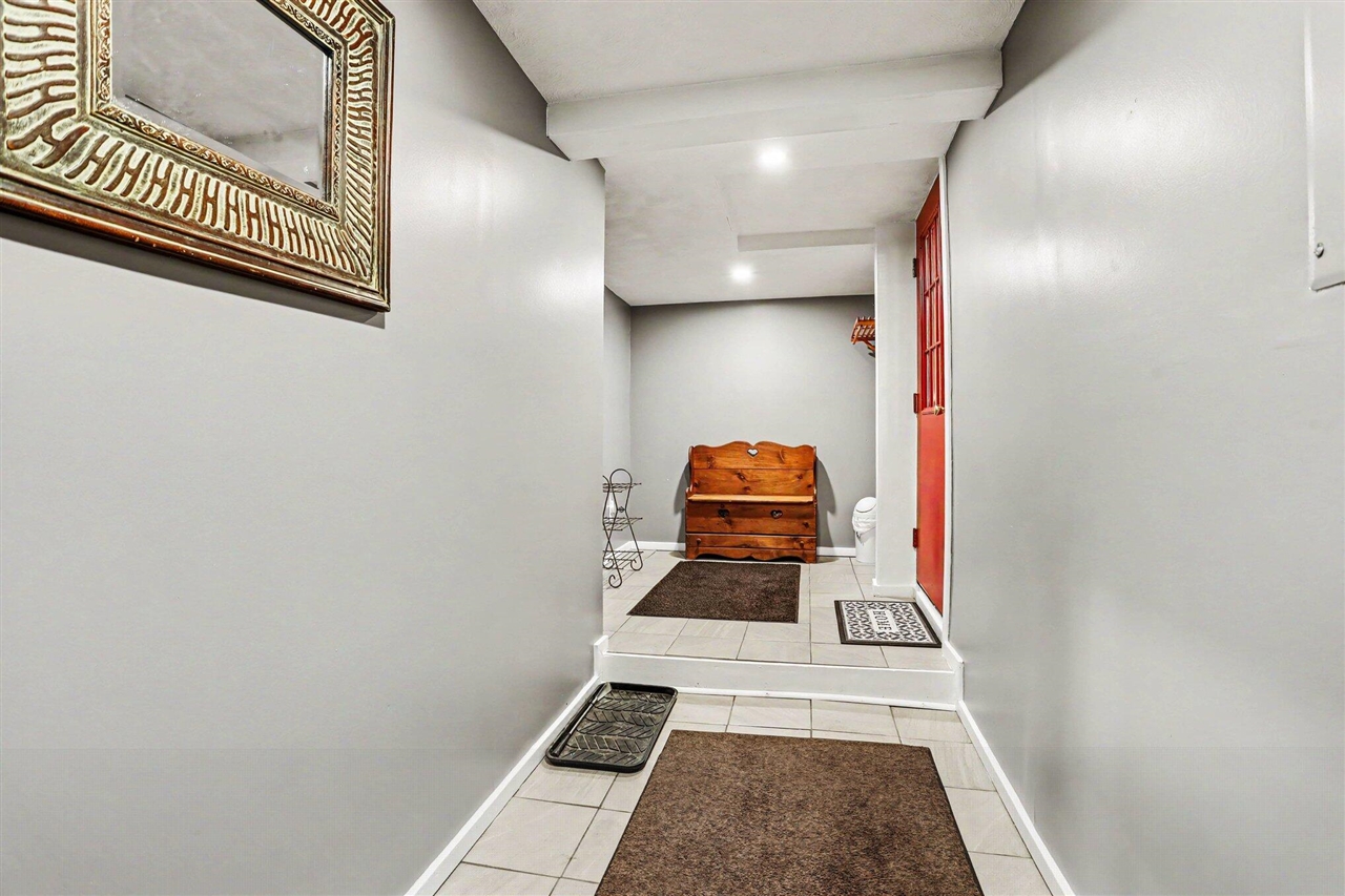 330 Catherine Court Property Photo 10