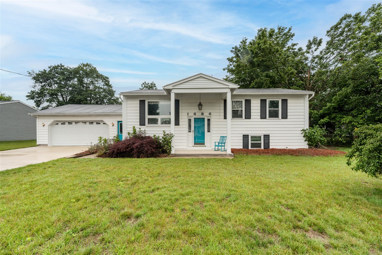 1686 Sherwood Avenue Property Photo 1