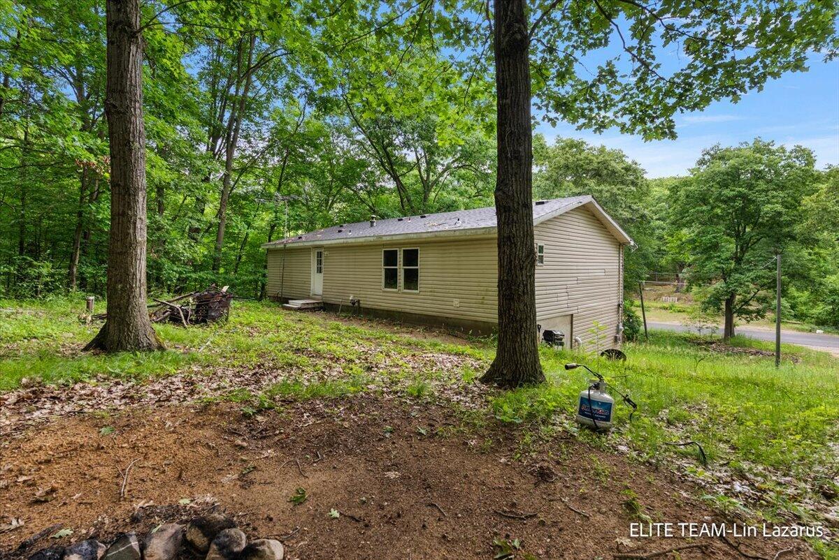 6718 Schmeid Road Property Photo 1