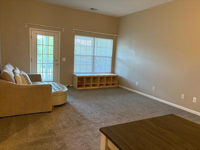 2692 S Knightsbridge Circle Property Photo 3