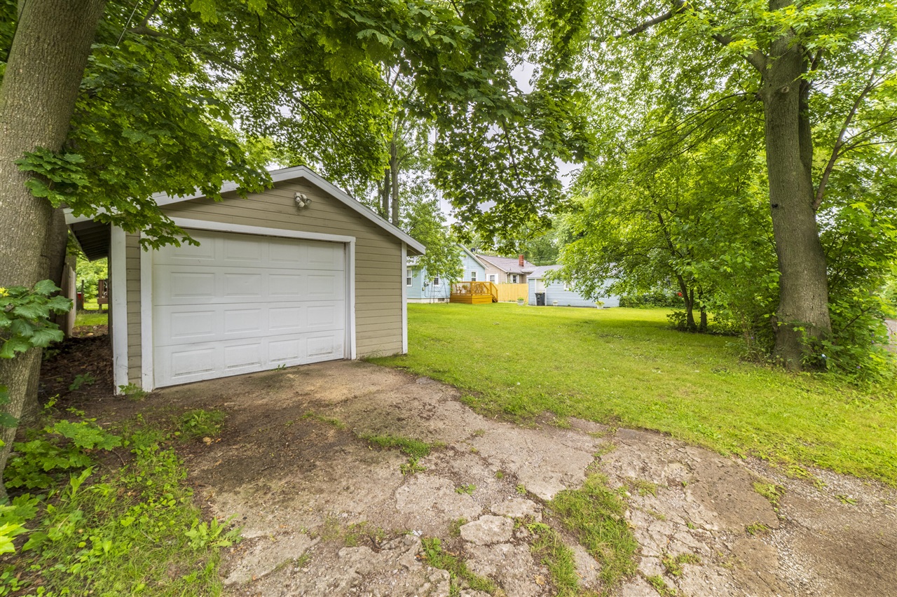 1148 Lavette Avenue Property Photo 3