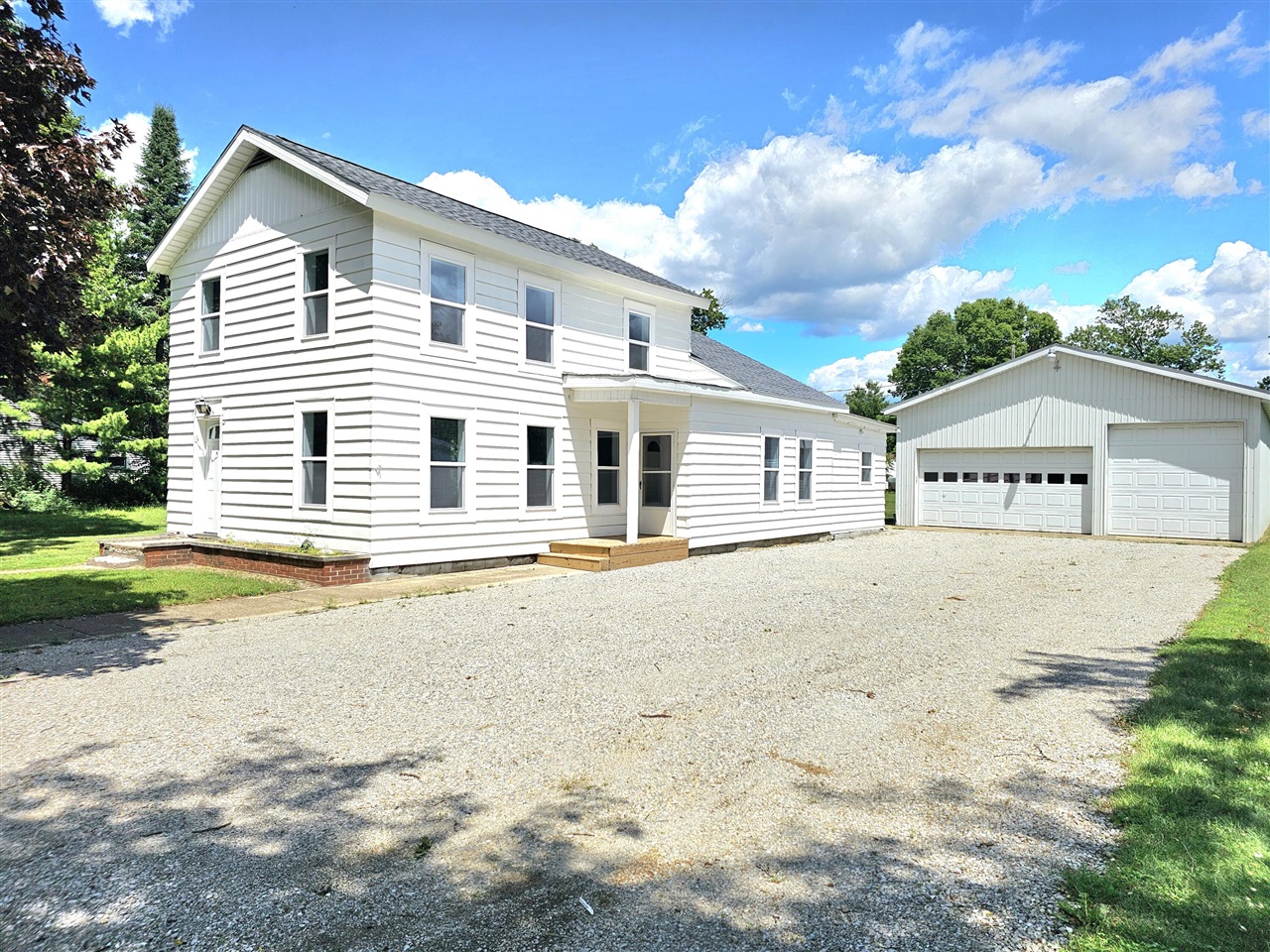 207 S Company Street Property Photo 1
