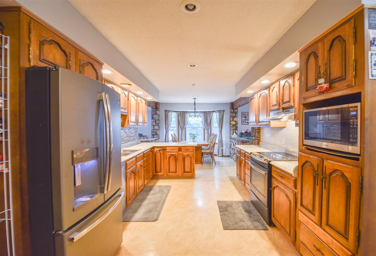 17 Linda Lane Property Photo 14