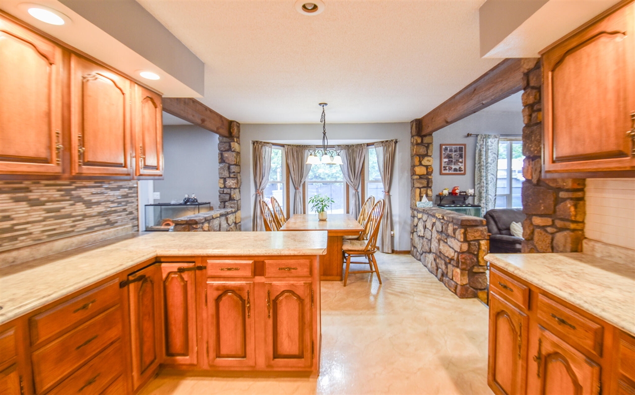 17 Linda Lane Property Photo 15