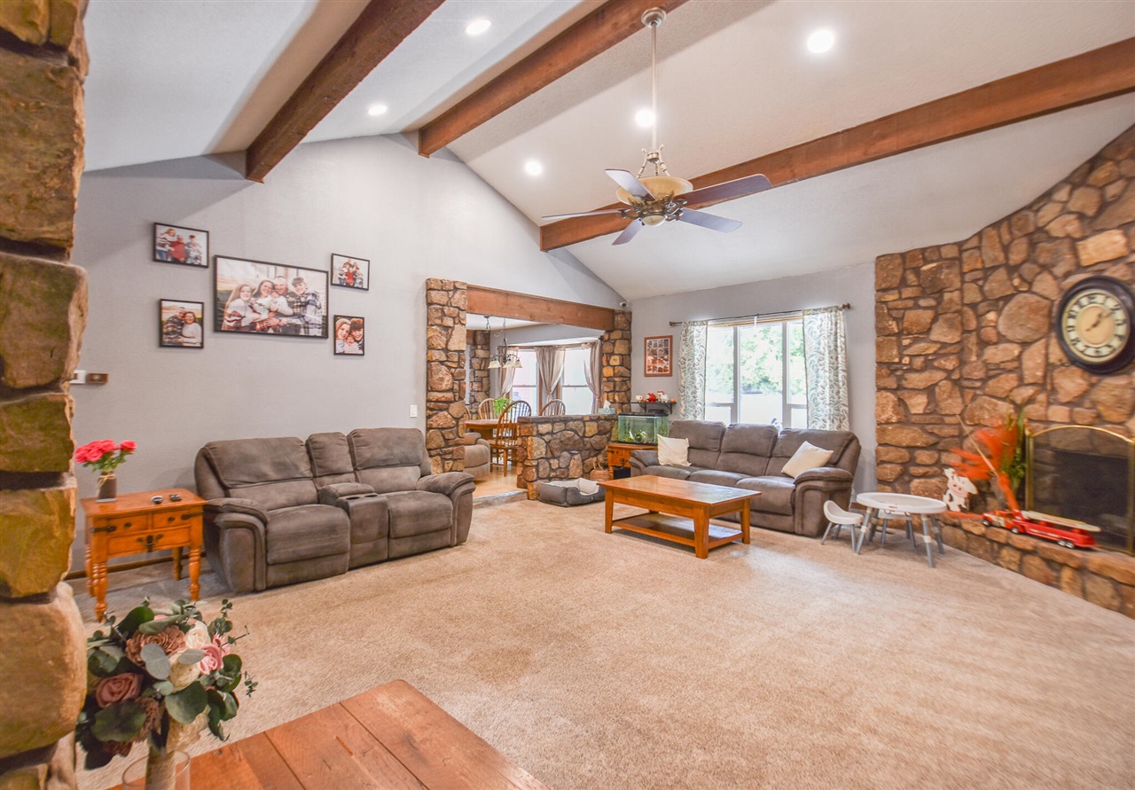 17 Linda Lane Property Photo 19