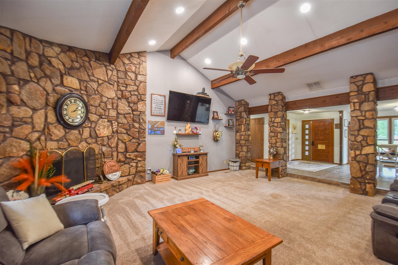 17 Linda Lane Property Photo 21