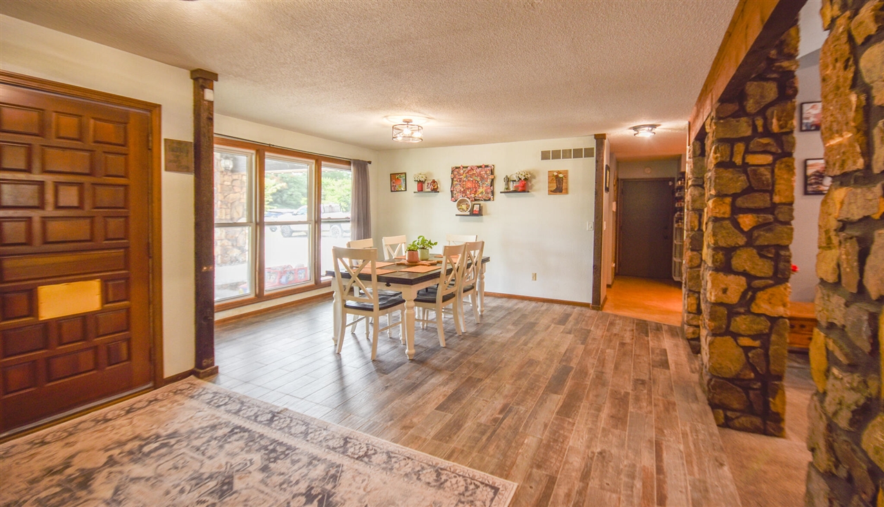 17 Linda Lane Property Photo 22