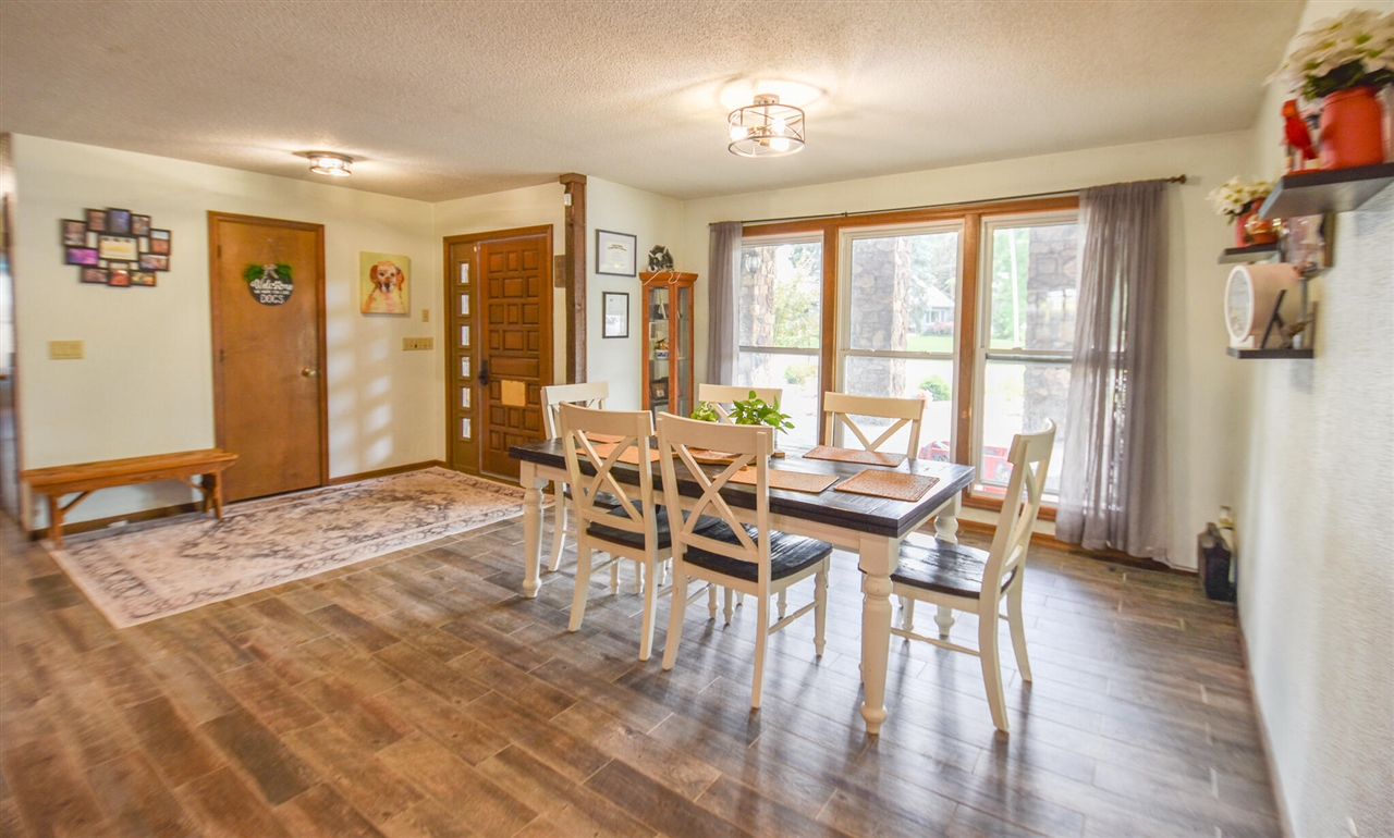 17 Linda Lane Property Photo 23