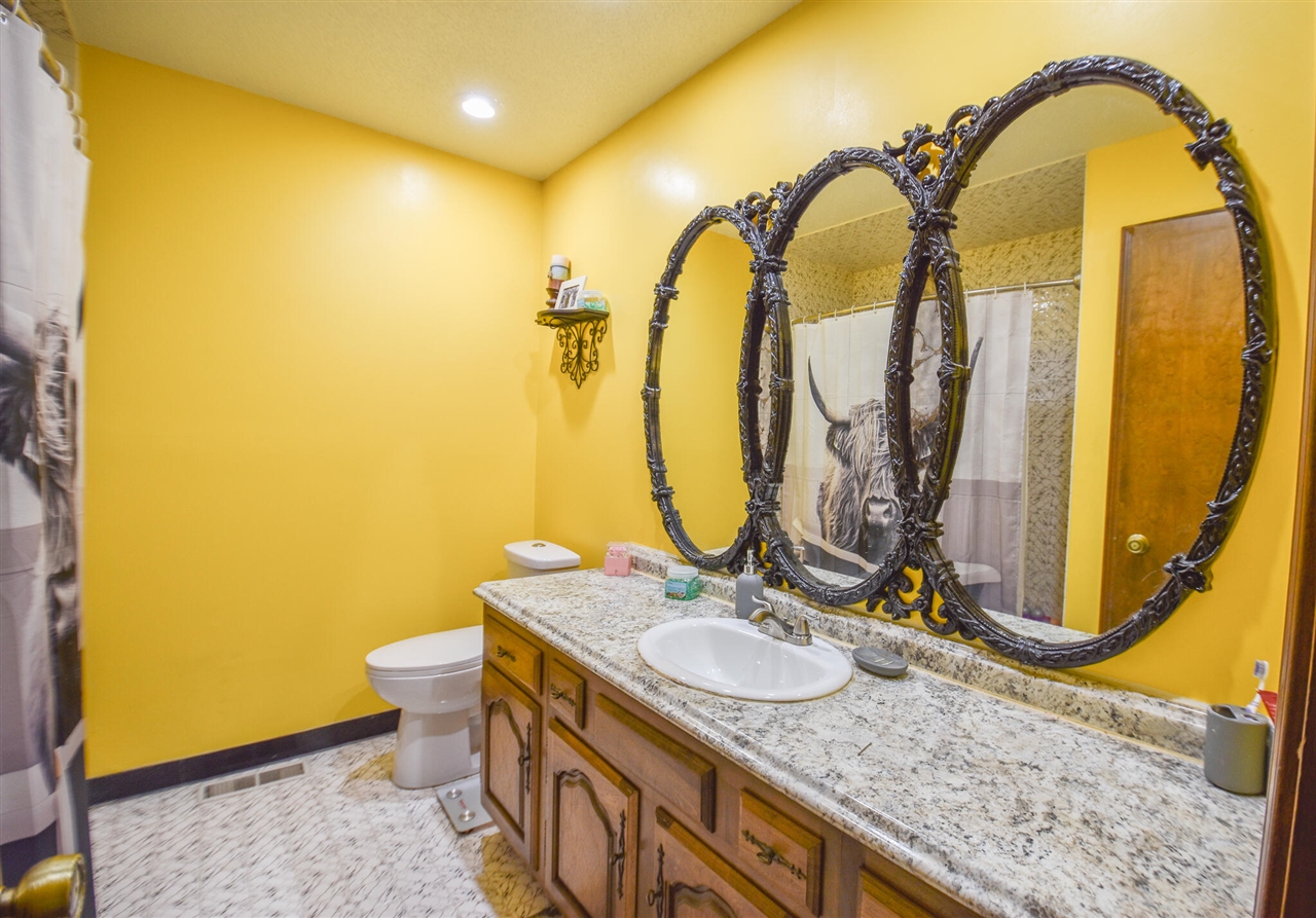 17 Linda Lane Property Photo 35