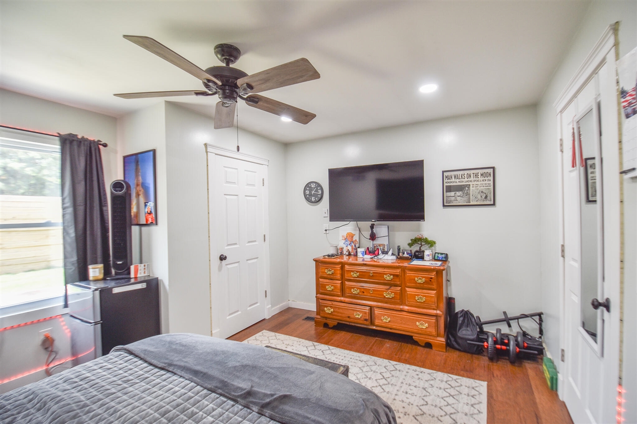 17 Linda Lane Property Photo 43