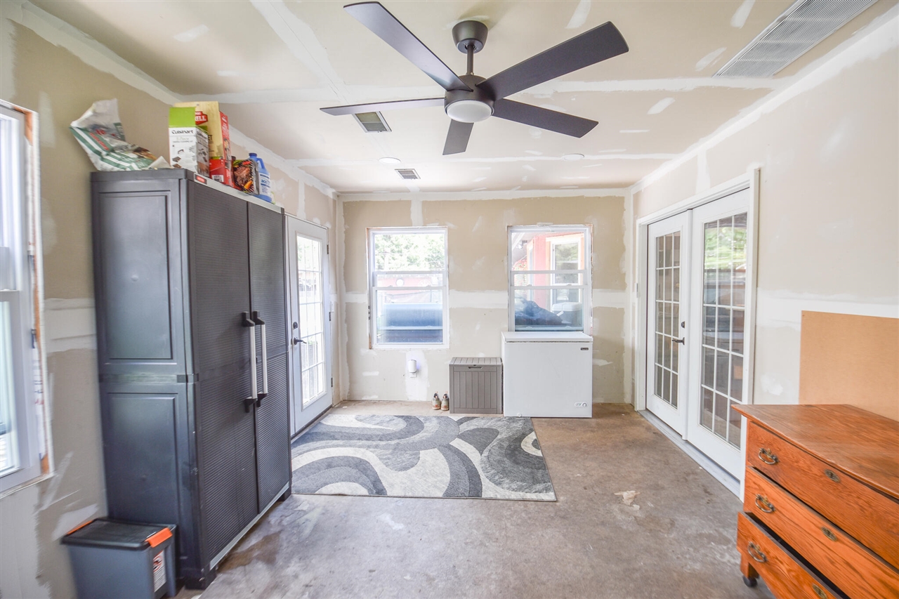17 Linda Lane Property Photo 46