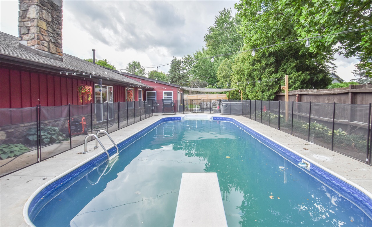 17 Linda Lane Property Photo 48