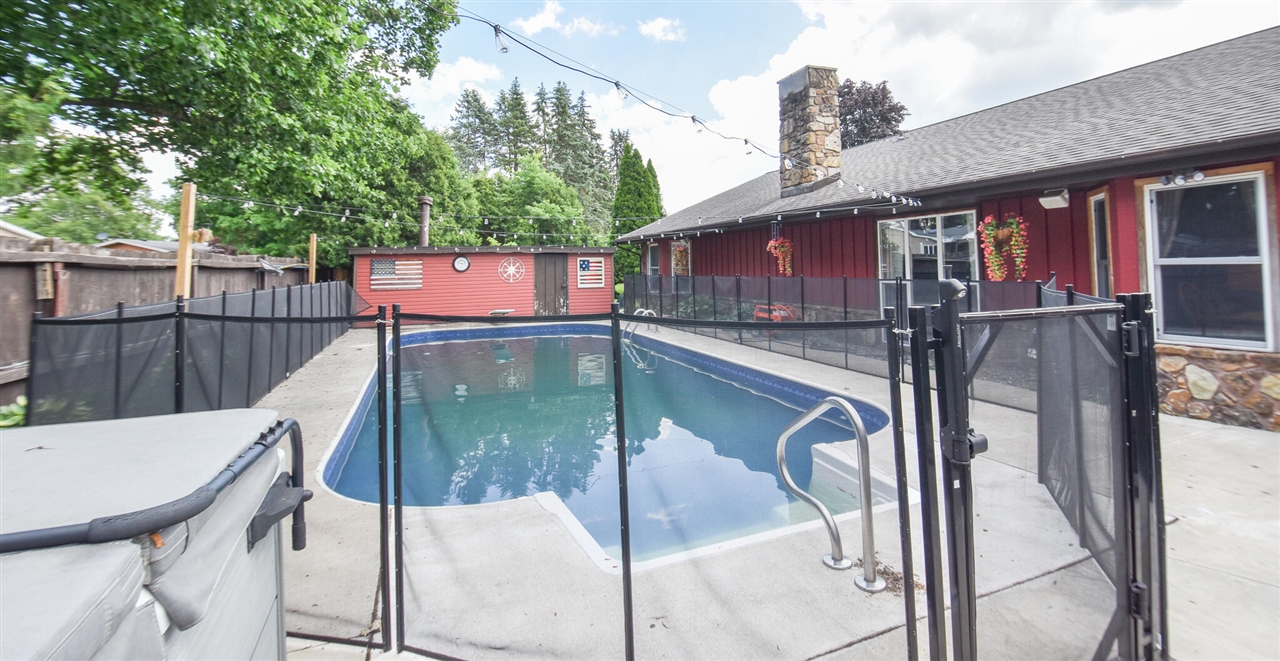 17 Linda Lane Property Photo 50