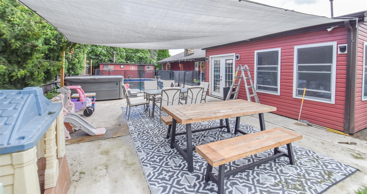 17 Linda Lane Property Photo 51