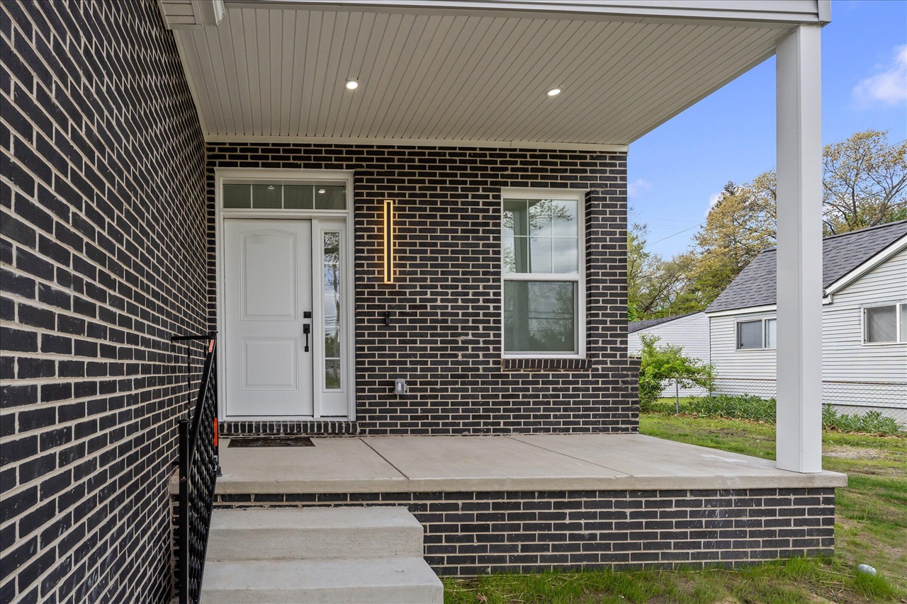 35655 Joy Road Property Photo 8