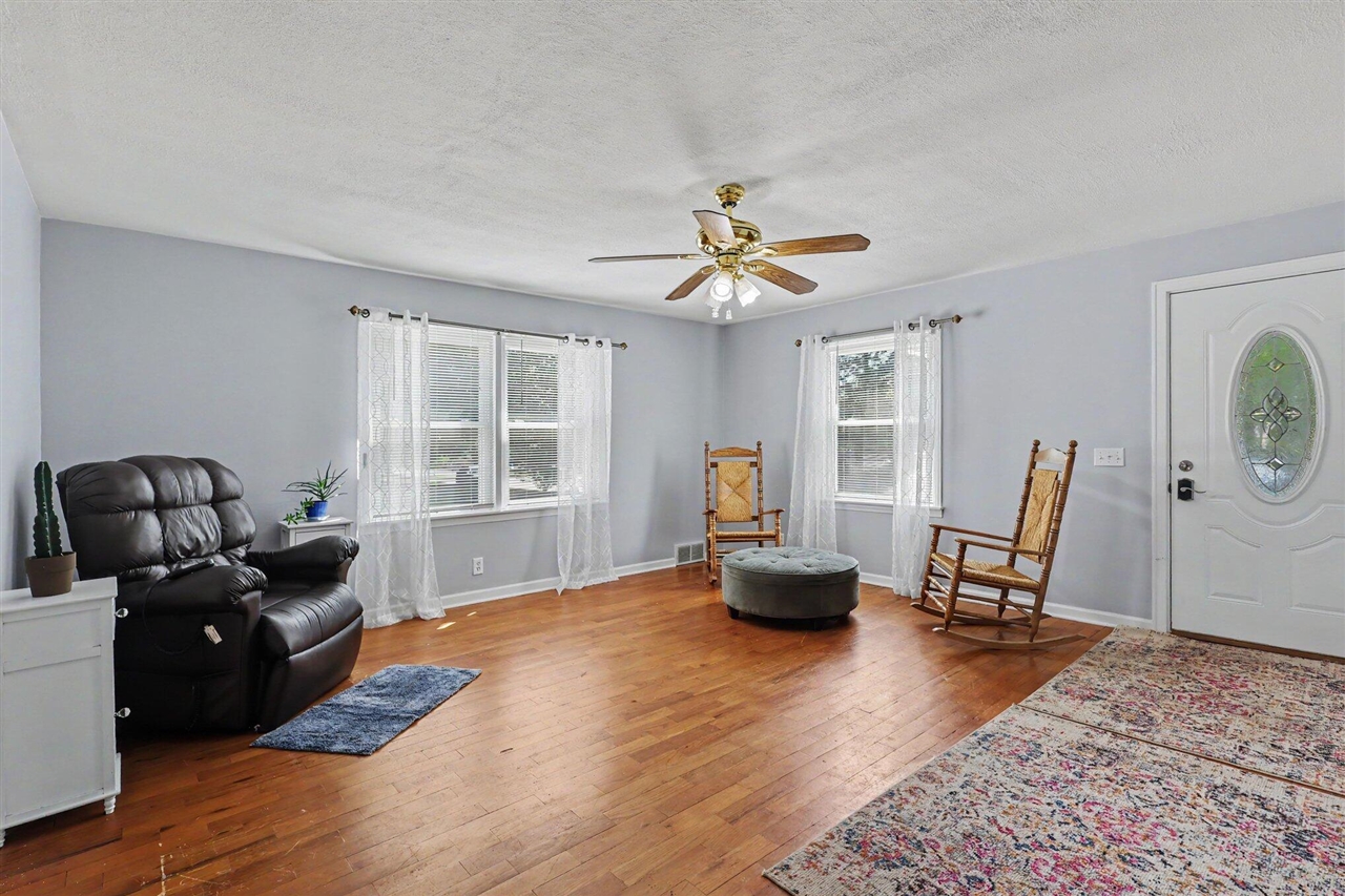 728 Ohio Avenue Property Photo 4