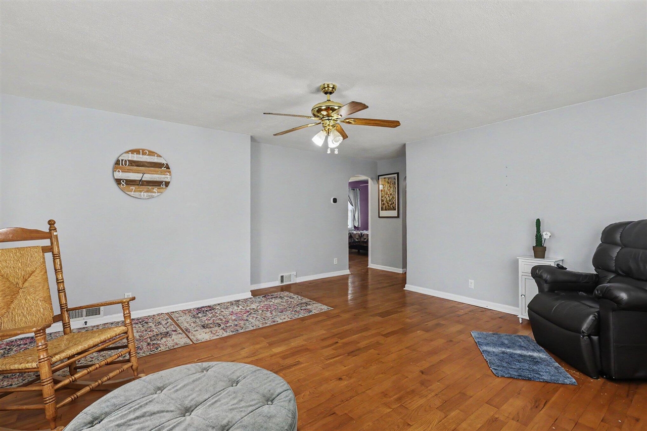 728 Ohio Avenue Property Photo 6
