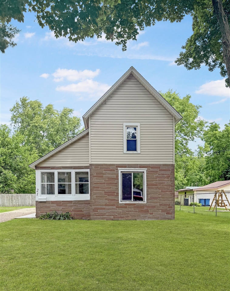 21 E Willard Avenue Property Photo 1