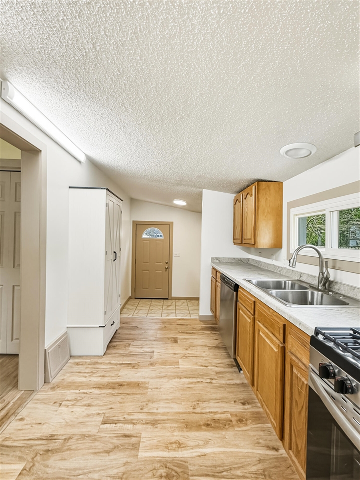 21 E Willard Avenue Property Photo 5