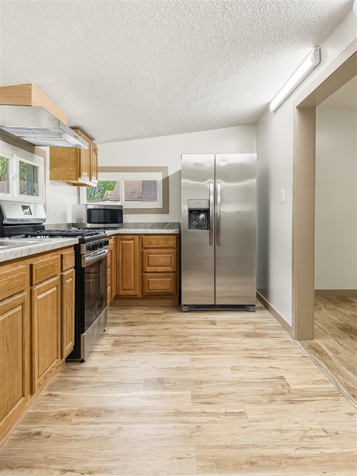 21 E Willard Avenue Property Photo 6