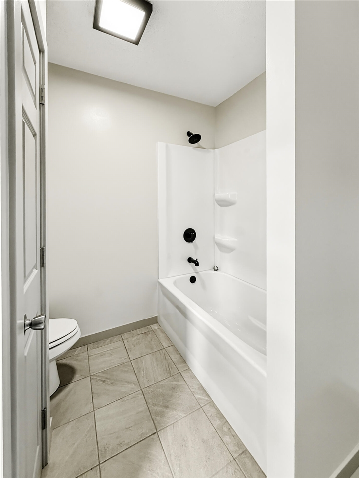 21 E Willard Avenue Property Photo 12