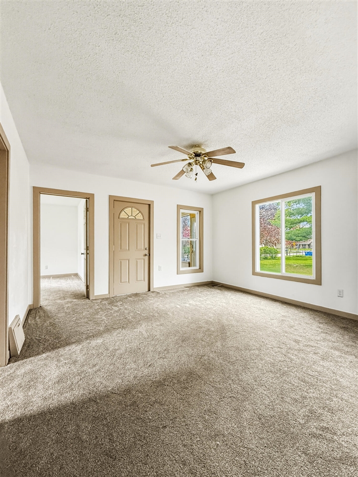 21 E Willard Avenue Property Photo 15