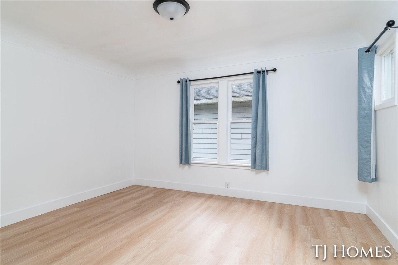 1031 Ada Avenue Property Photo 16