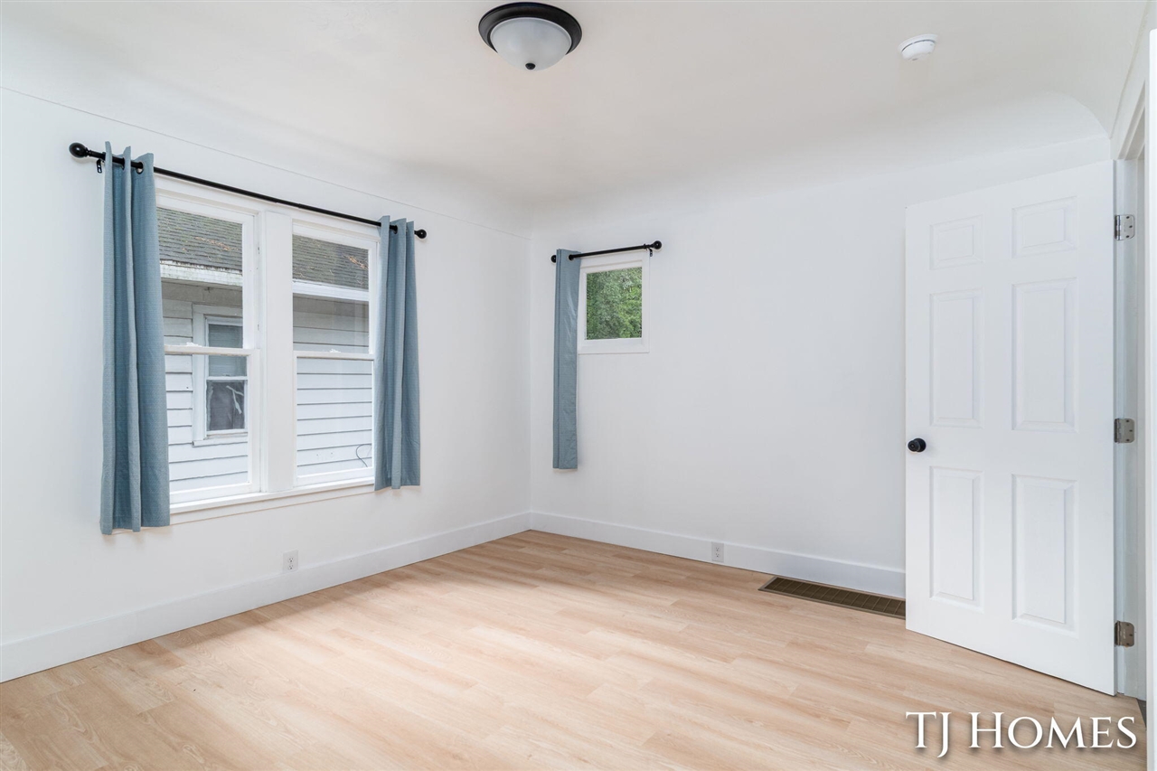 1031 Ada Avenue Property Photo 17