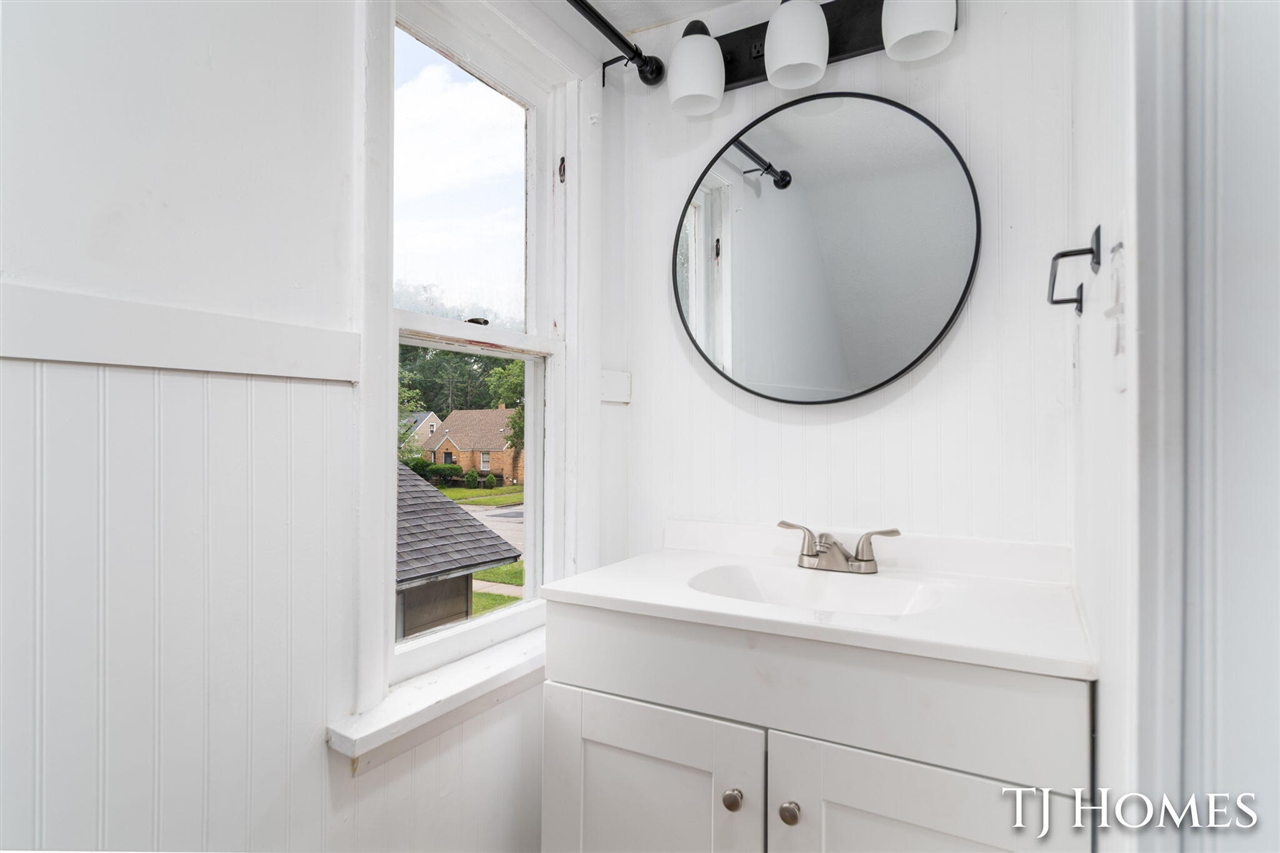 1031 Ada Avenue Property Photo 21