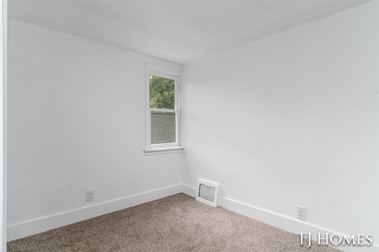 1031 Ada Avenue Property Photo 25