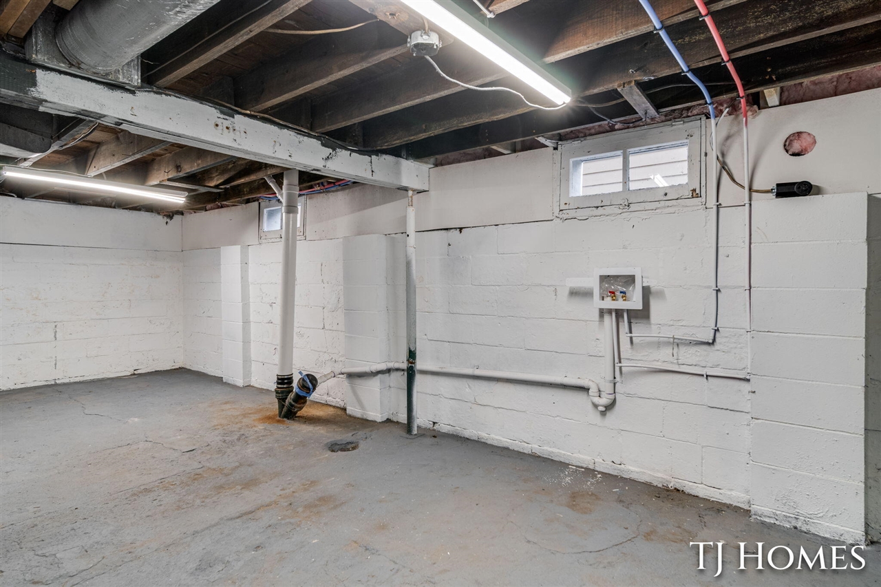 1031 Ada Avenue Property Photo 31