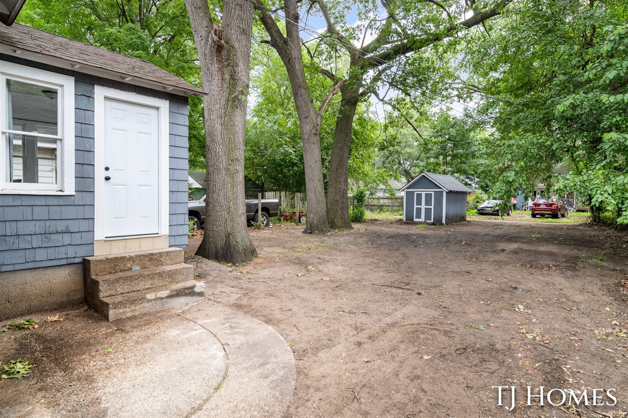 1031 Ada Avenue Property Photo 32