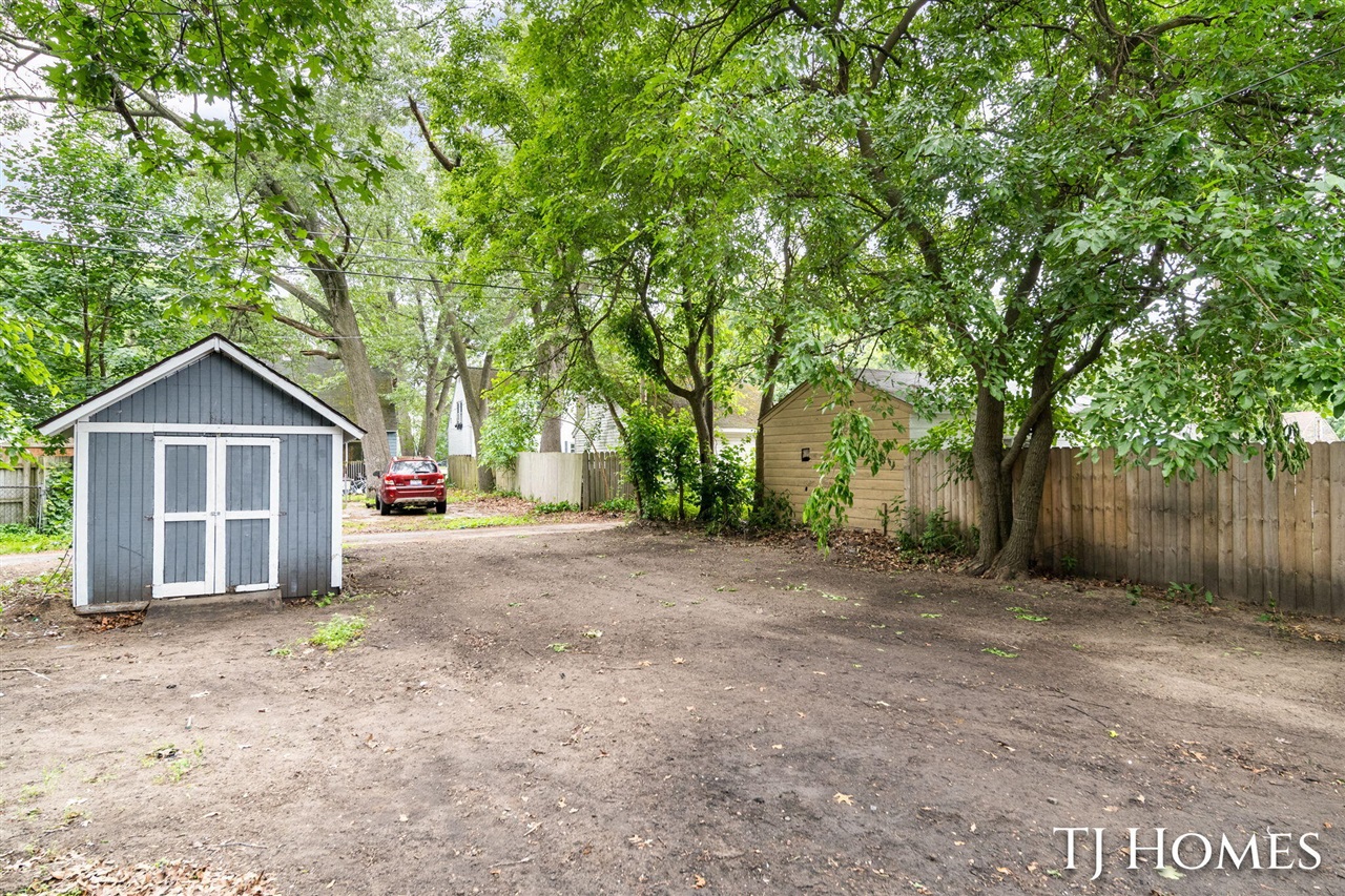 1031 Ada Avenue Property Photo 33