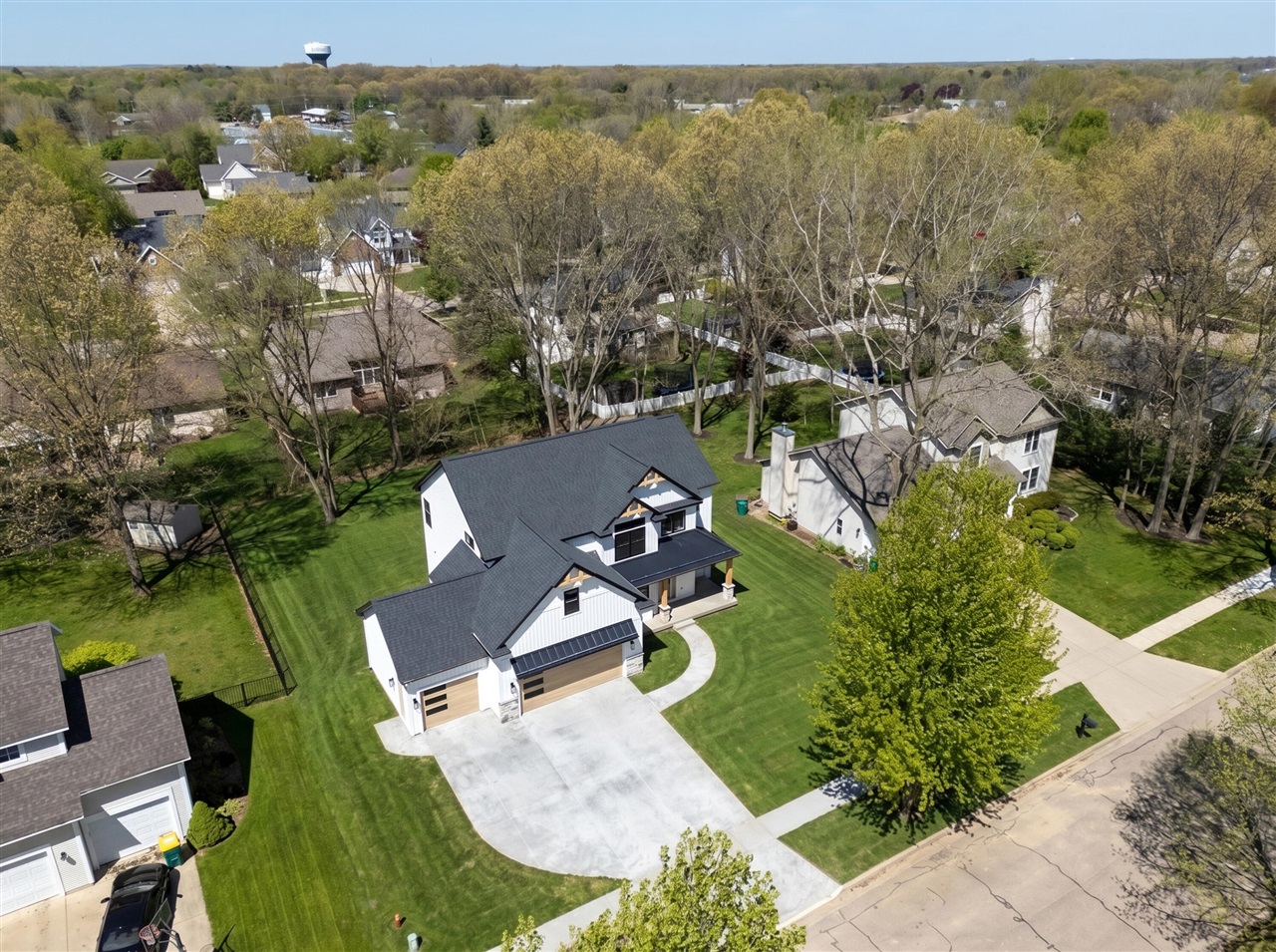 9933 Honey Creek Trail Property Photo 4