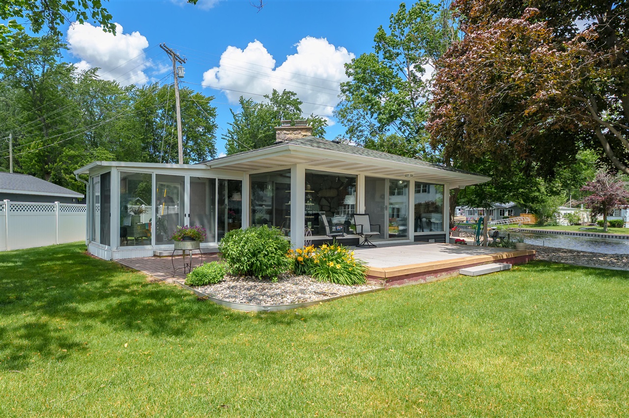 2282 Parker Drive Property Photo 1