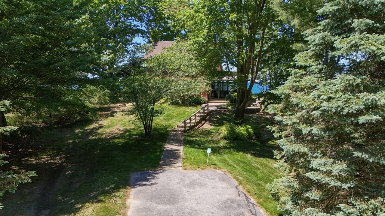 4616 W Fox Farm Road Property Photo 2