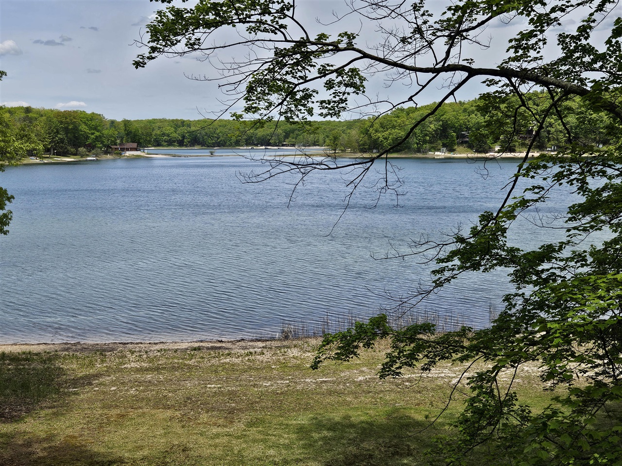 8862 W Rainbow Lake Drive Property Photo 3