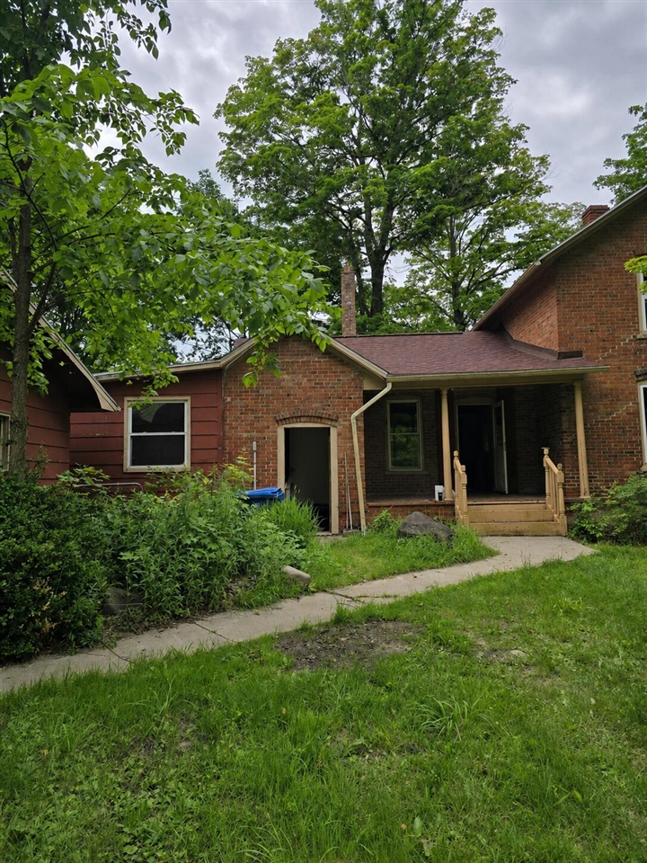 8733 S Cochran Avenue Property Photo 1