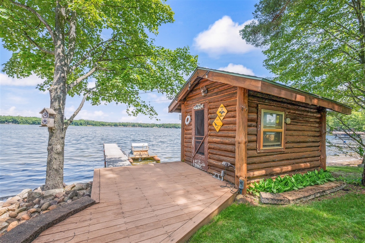 14948 17 Mile Road Property Photo 4