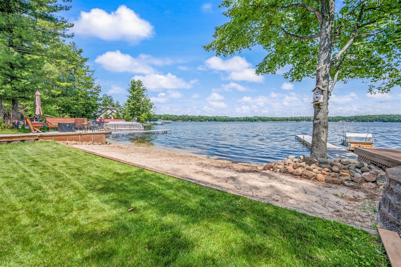 14948 17 Mile Road Property Photo 7