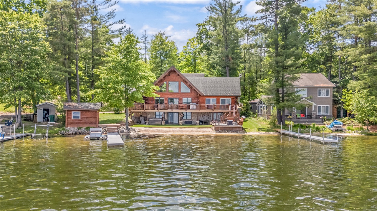 14948 17 Mile Road Property Photo 9