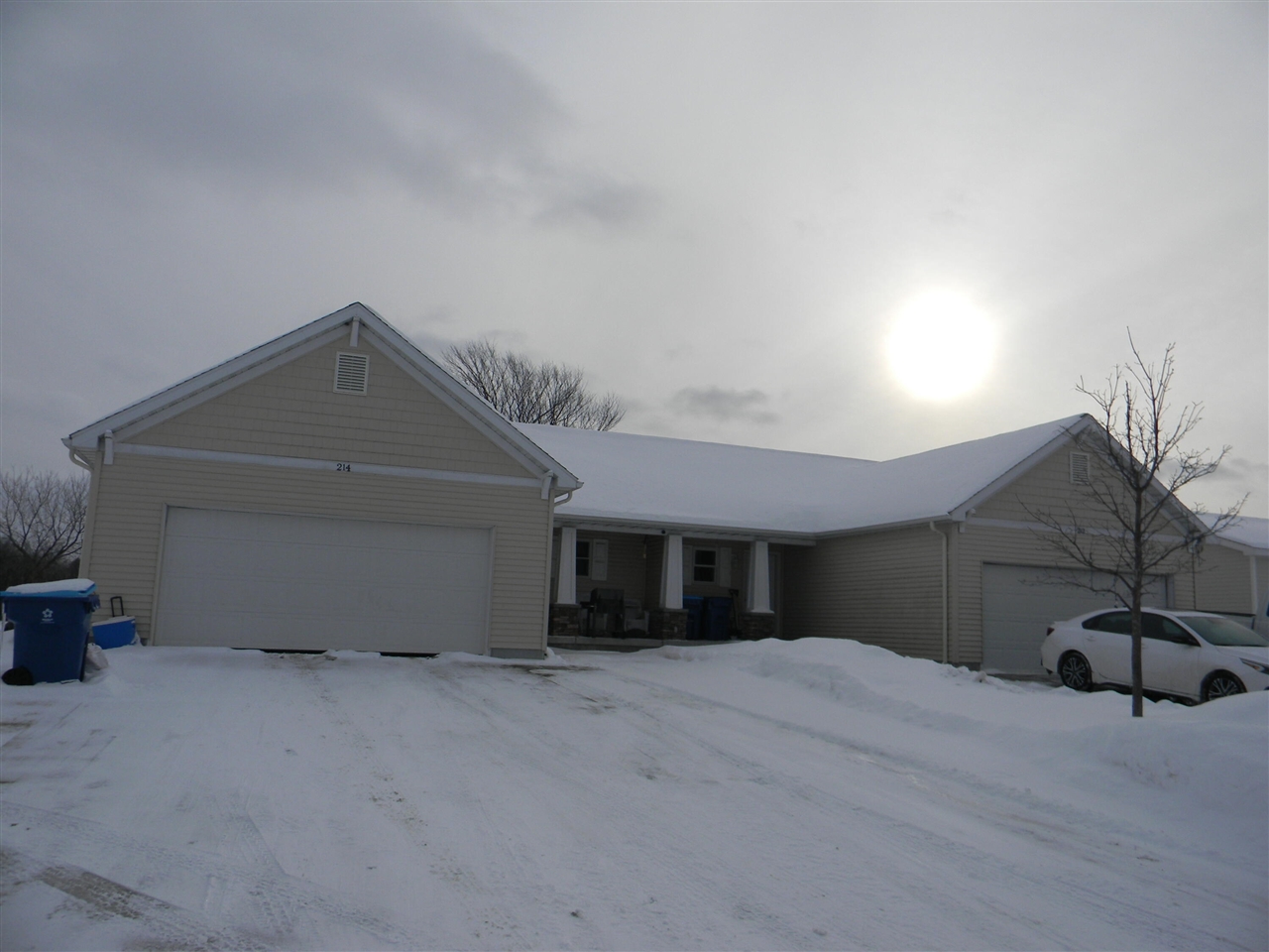212-214 Taylors Court Property Photo 2