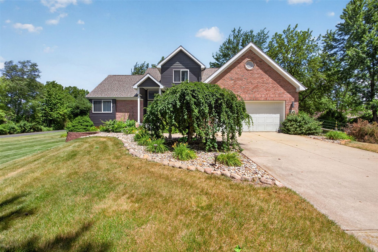 7448 Reed Road Property Photo 4