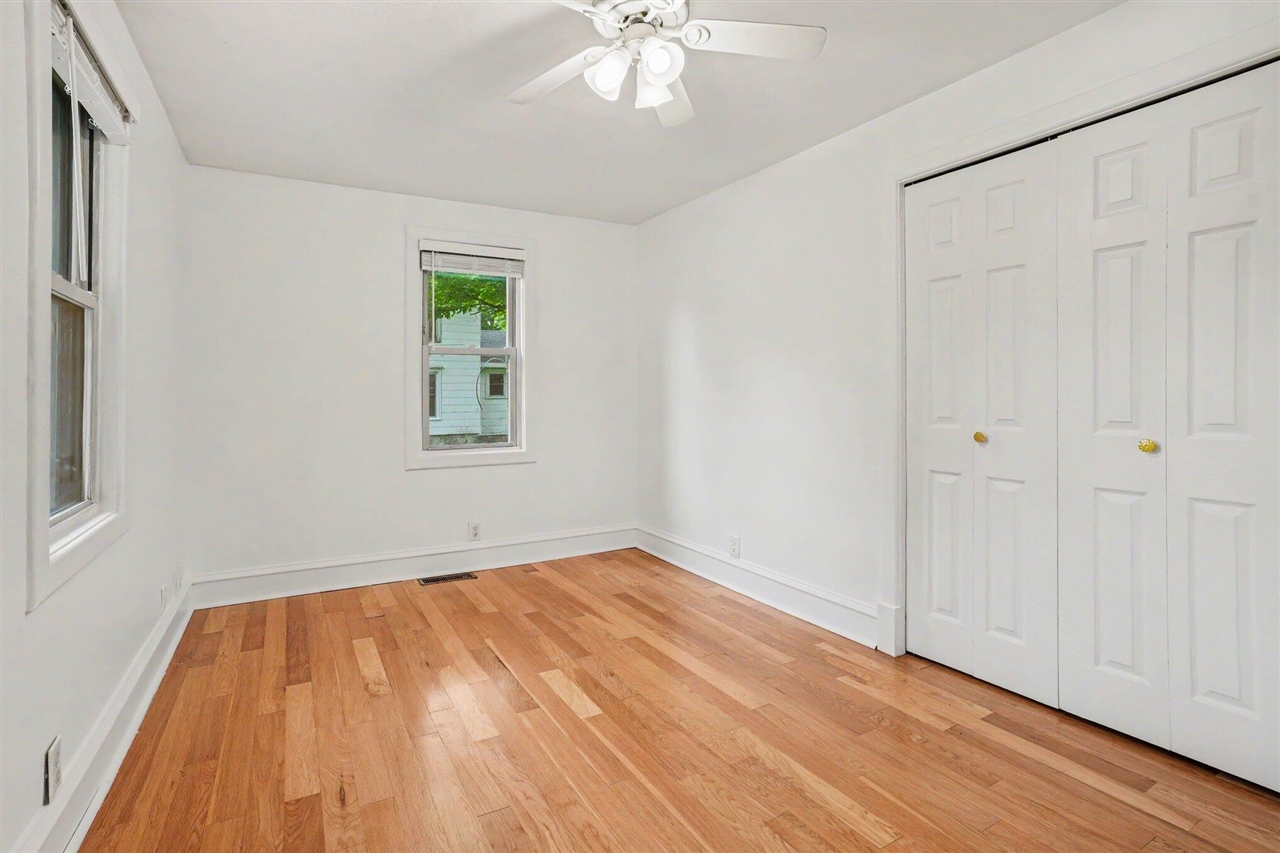 220 E James Street Property Photo 14