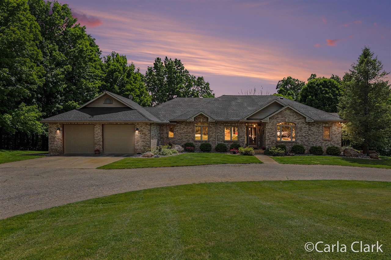9899 Twelve Point Drive Property Photo 1
