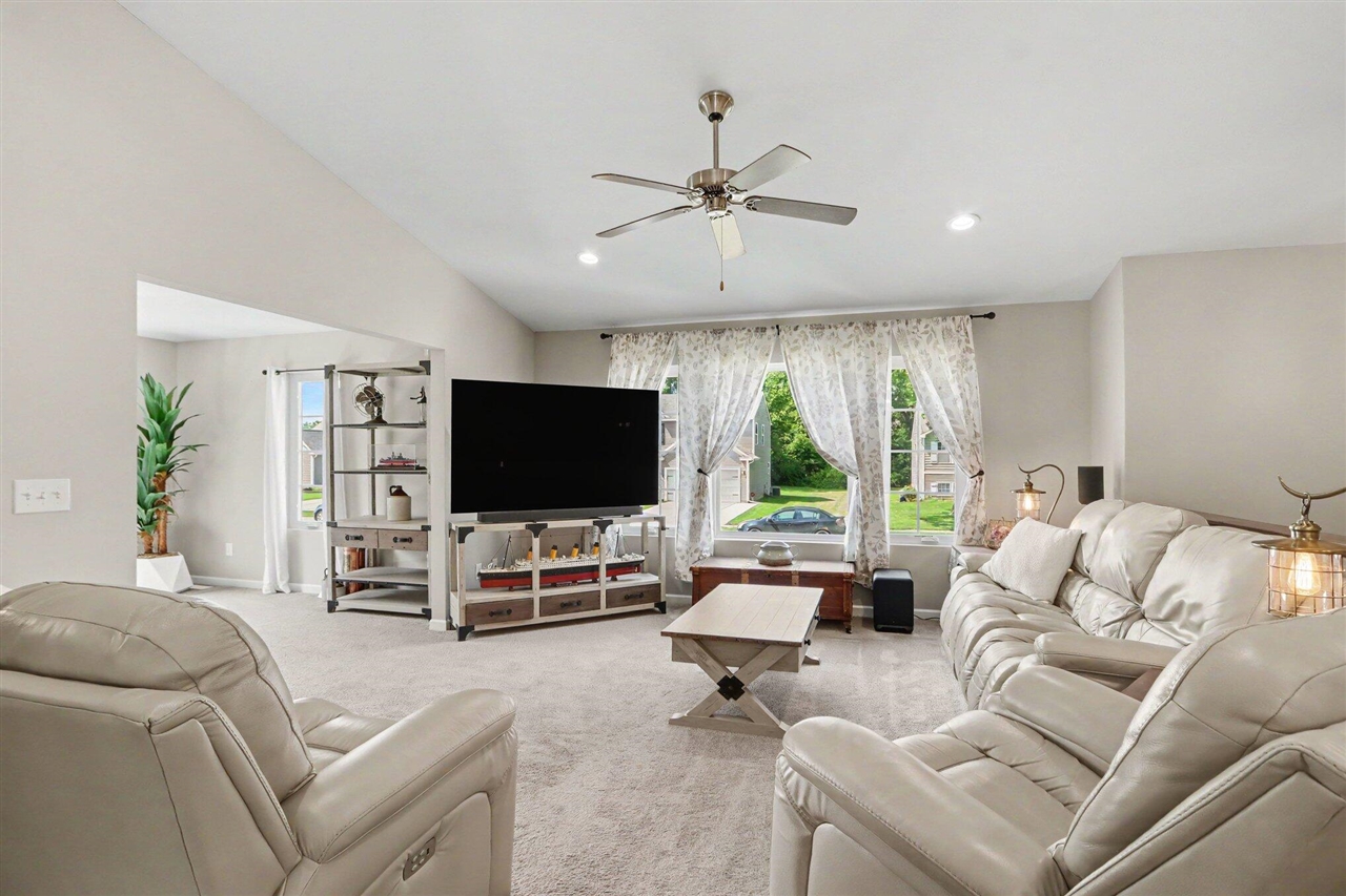 621 Oklahoma Drive Property Photo 3