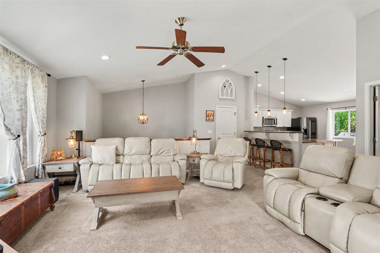 621 Oklahoma Drive Property Photo 4