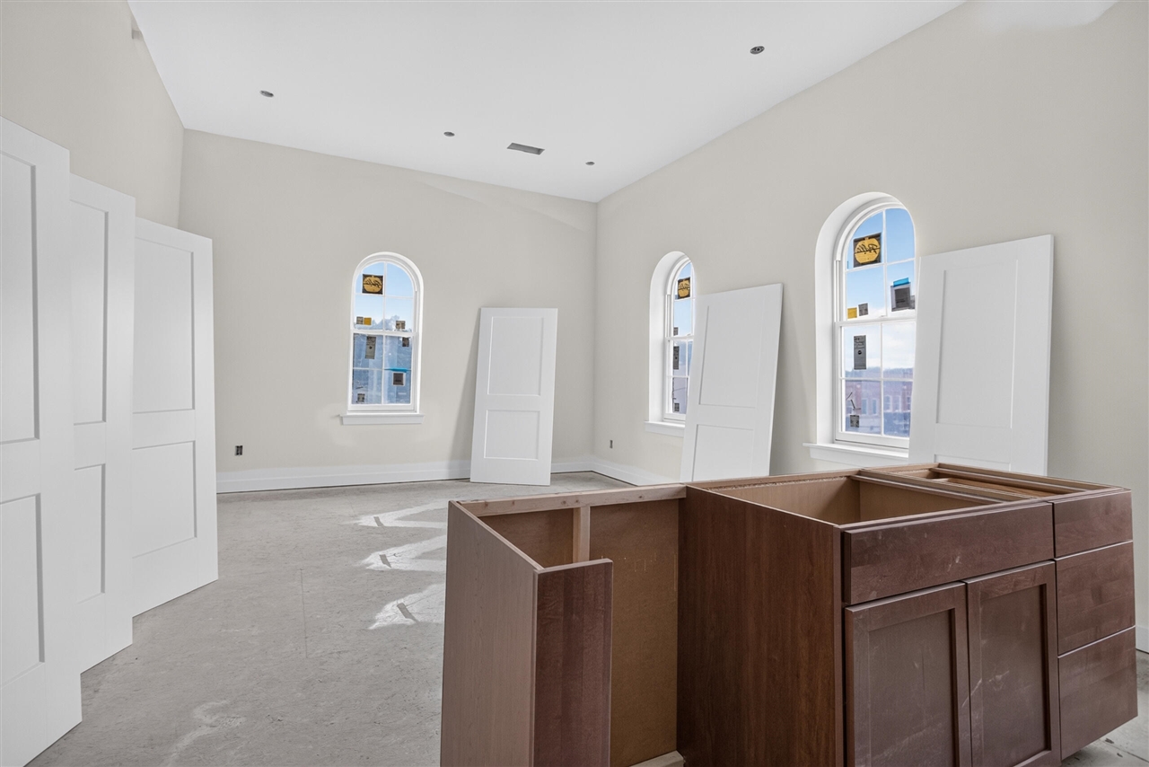 101 Monroe Street Property Photo 4