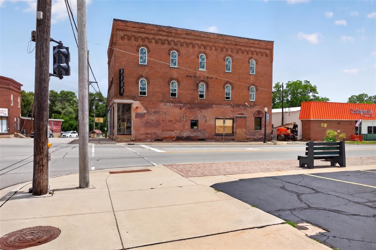 101 Monroe Street Property Photo 8